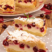 Sernik żurawinowy na kruchym cieście