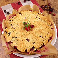 Sernik żurawinowy na kruchym cieście