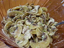 Fot. Dżanina Fonda, Sałatka z surowych pieczarek