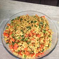 Ryż smażony z jajkiem i warzywami 