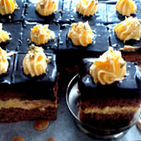 Biszkopt piernikowy z kremem dyniowym