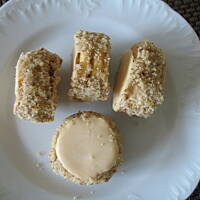 Ciastka z kremem orzechowym