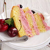 letni torcik z owocowym kremem...
