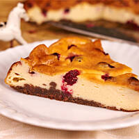 Sernik czekoladowy z żurawiną