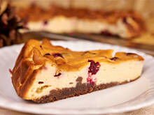 Fot. Wkn, Sernik czekoladowy z żurawiną