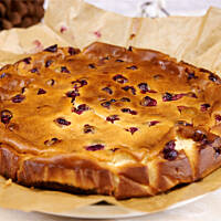 Sernik czekoladowy z żurawiną