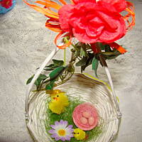 Wielkanocne wyroby z papierowej wikliny