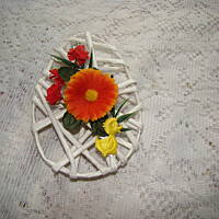 Wielkanocne wyroby z papierowej wikliny