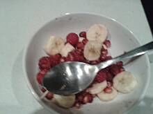 Fot. janek.r, sałatka z banana i maliny