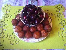 Fot. Lea2, Czereśnie nadziewane jagodami smażone w cieście