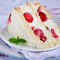 Tort kokosowo-truskawkowy…