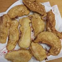 Pierś z kurczaka w cieście naleśnikowym z curry i chili