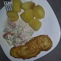 Pierś z kurczaka w cieście naleśnikowym z curry i chili