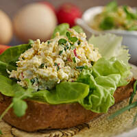 Pasta jajeczna rzodkiewkowo szczypiorkowa w wydaniu bardzo wiosennym