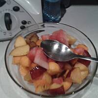 sałatka ze śliwką