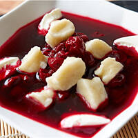 Zupa wiśniowa z kluskami leniwymi