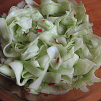 Ogóreczki w paseczki z chili