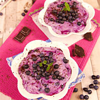 Budyń jagodowy z czekoladą