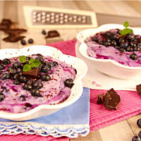 Budyń jagodowy z czekoladą