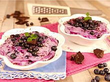 Fot. Wkn, Budyń jagodowy z czekoladą