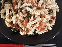 Fot. Miraska, Makaron z łososiem i szpinakiem