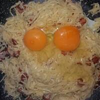 Bieda makaron z jajkiem i boczkiem