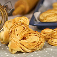 Drożdżowe serca cynamonowe