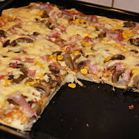 Pizza domowa na cieście drożdżowym