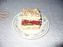 Fot. domi87, Ciasto z kremem advokatowym, malinami i bitą śmietaną