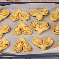 Drożdżowe serca cynamonowe