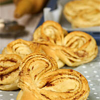 Drożdżowe serca cynamonowe