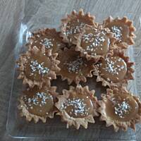 Kruche babeczki nadzieniem krówka lub owocowym 