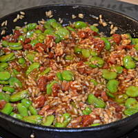 Ryż z bobem i chorizo