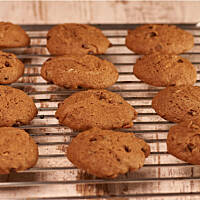 Ciasteczka czekoladowe z czekoladą