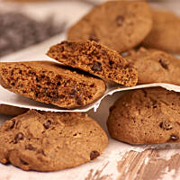 Ciasteczka czekoladowe z czekoladą