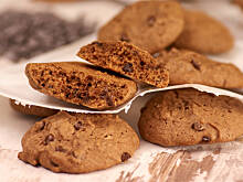 Fot. Wkn, Ciasteczka czekoladowe z czekoladą