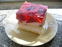 Fot. domi87, Ciasto z lekkim kremem jogurtowym i truskawkami