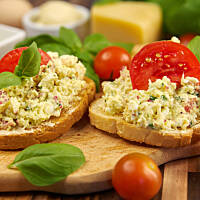 Pasta jajeczna z bazylią