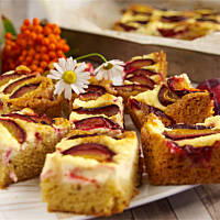 Sernik widelcowy ze śliwkami