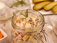 Fot. Wkn, Sałatka śledziowa 