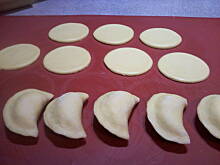Fot. Smosia, Ciasto na pierogi/uszka - do matrycy i ręcznego klejenia