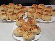 Fot. z_kuchni_wzięte, Drożdzowe bułki z kaszą gryczaną, pieczarkami, cebulką i ziemniakami