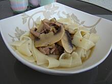 Fot. Wróbelek, Tagliatelle z indykiem i pieczarkami.