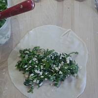 Placki pszenne ze szpinakiem i fetą (Gözleme)