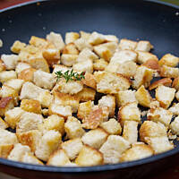 Grzanki serowe do zup kremów