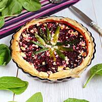 Tarta z młodymi buraczkami i szparagami