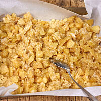 Szarlotka kruszonkowa