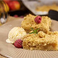 Szarlotka kruszonkowa