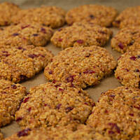 Ciasteczka owsiane z otrębami i żurawiną
