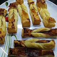 Faworki z ciasta francuskiego